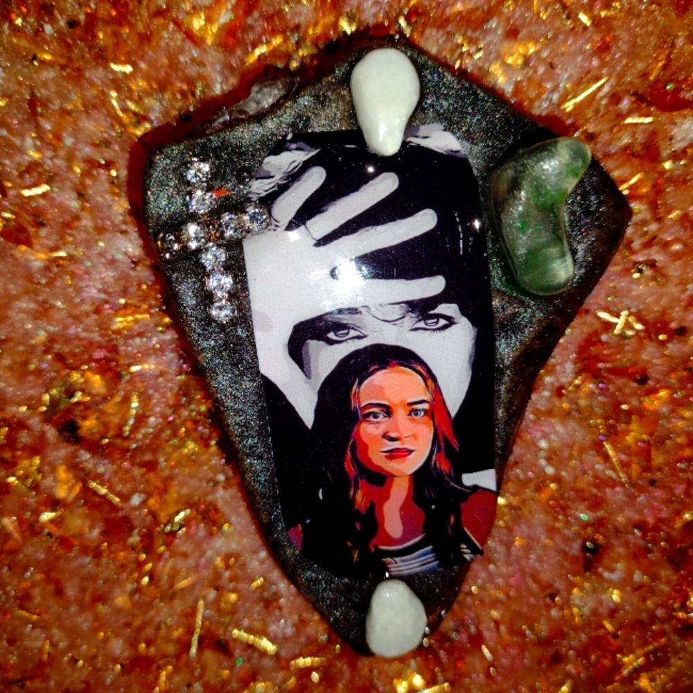 STRANGER THINGS MAX & KATE BUSH PIN
